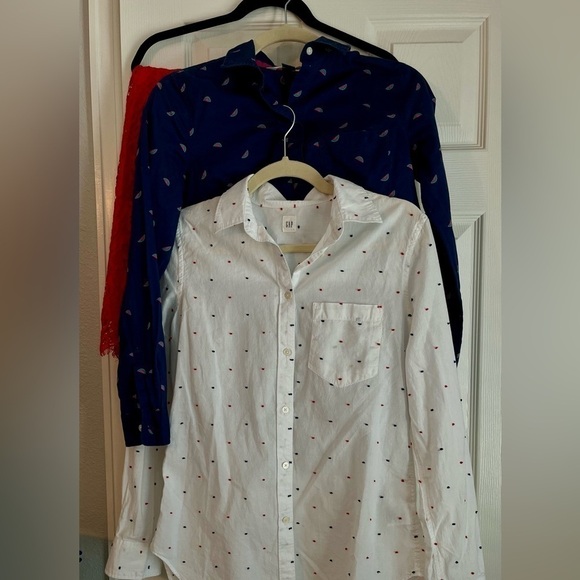 J Crew & Old Navy & Gap Women's Lot Bundle: Skirts & Button-Down Shirts - Picture 4 of 16